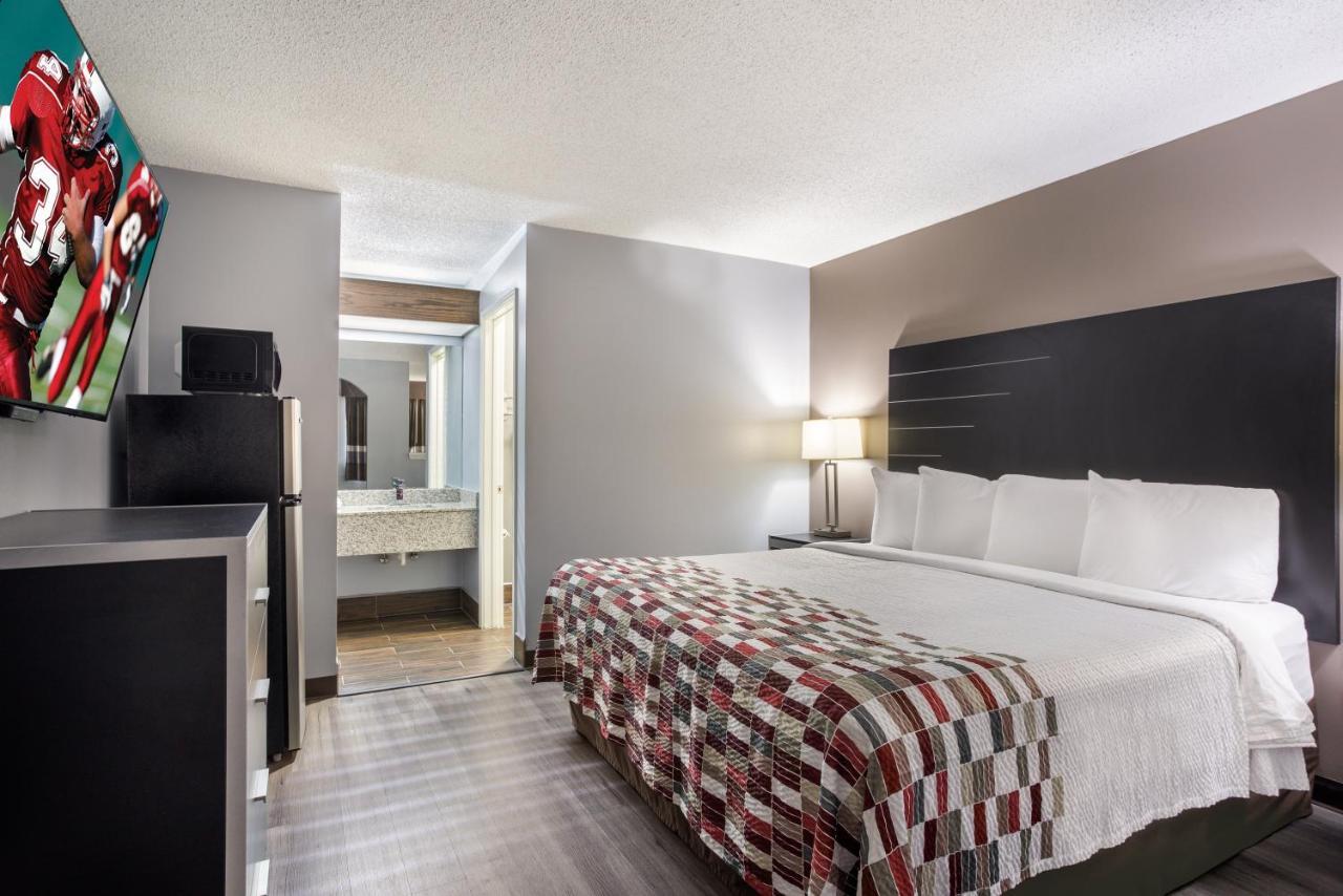 Red Roof Inn & Suites Athens, Al Exteriör bild