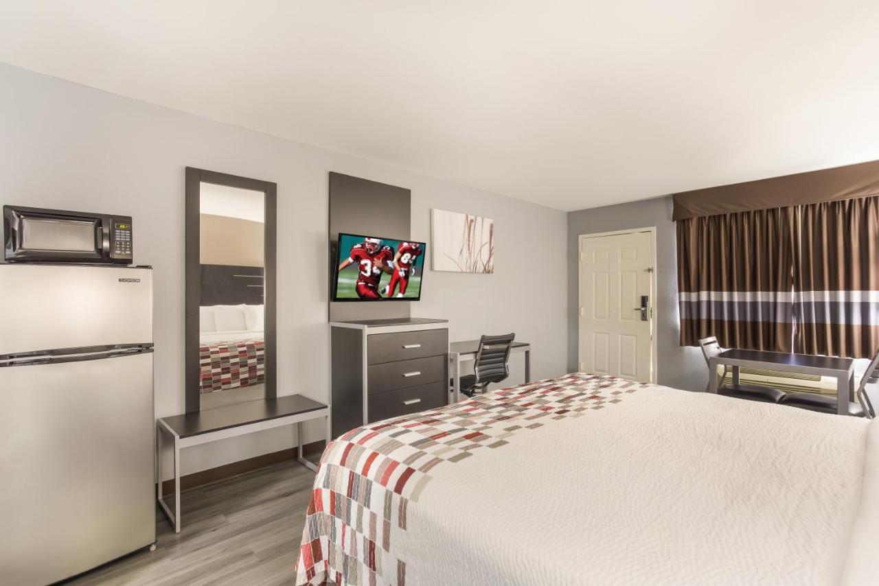 Red Roof Inn & Suites Athens, Al Exteriör bild